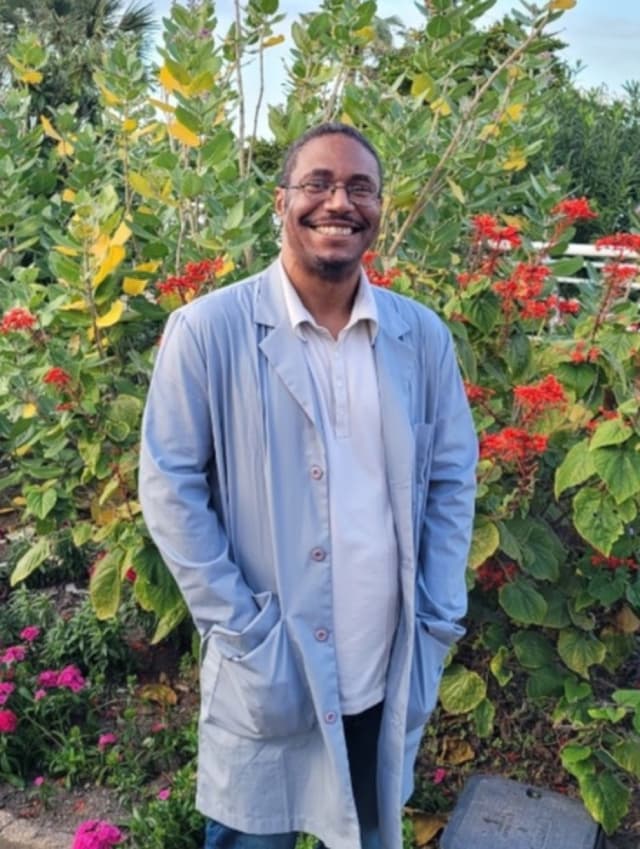 Deon Thompson, Sciences at Valor Heights